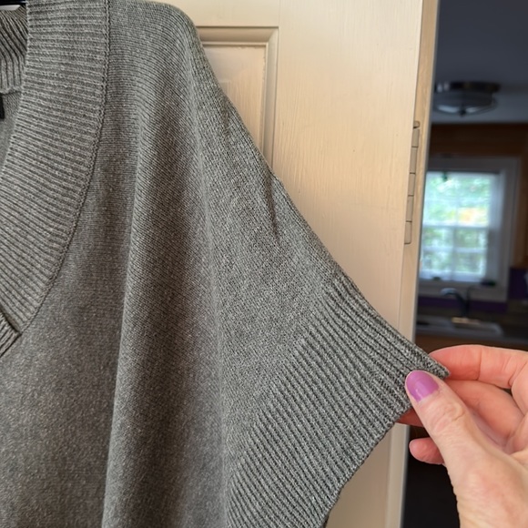 Messimo Poncho Sweater - Picture 4 of 11